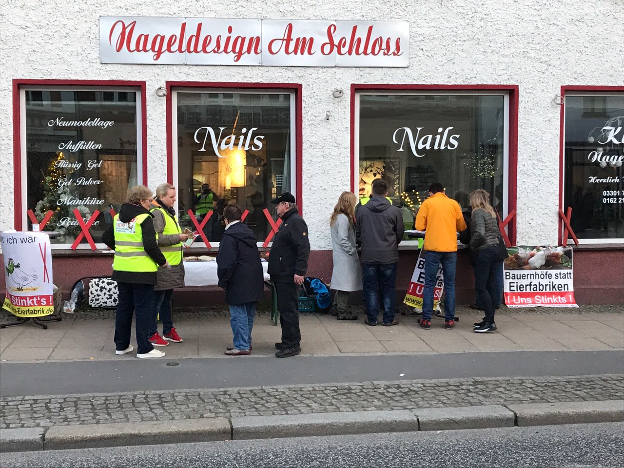 Reges Treiben am Stand der Bürgerinitiative