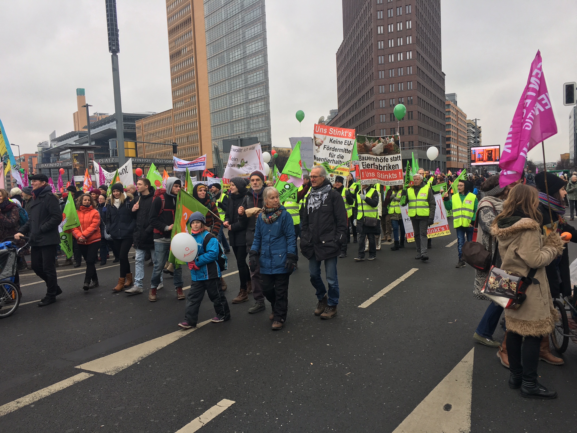 Endlich geht es los - die Demo beginnt.