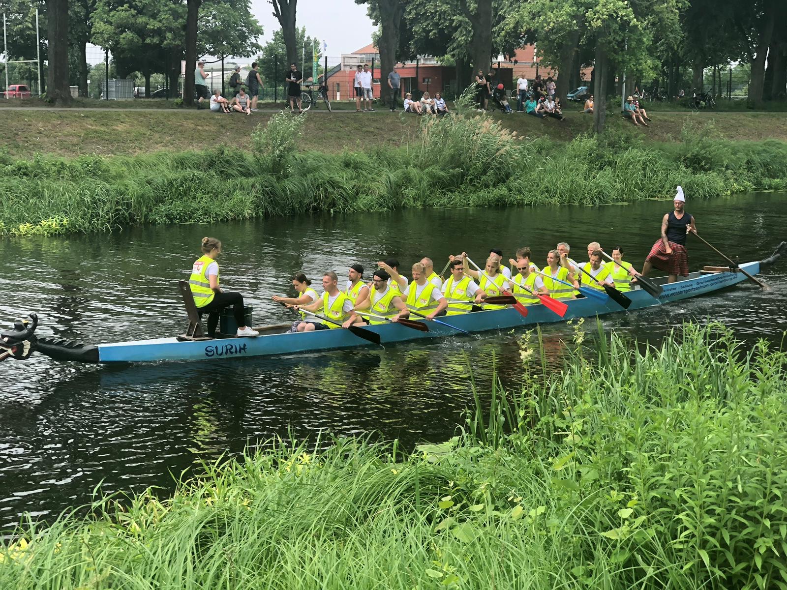 Das Team Contra Eierfabrik in Aktion.